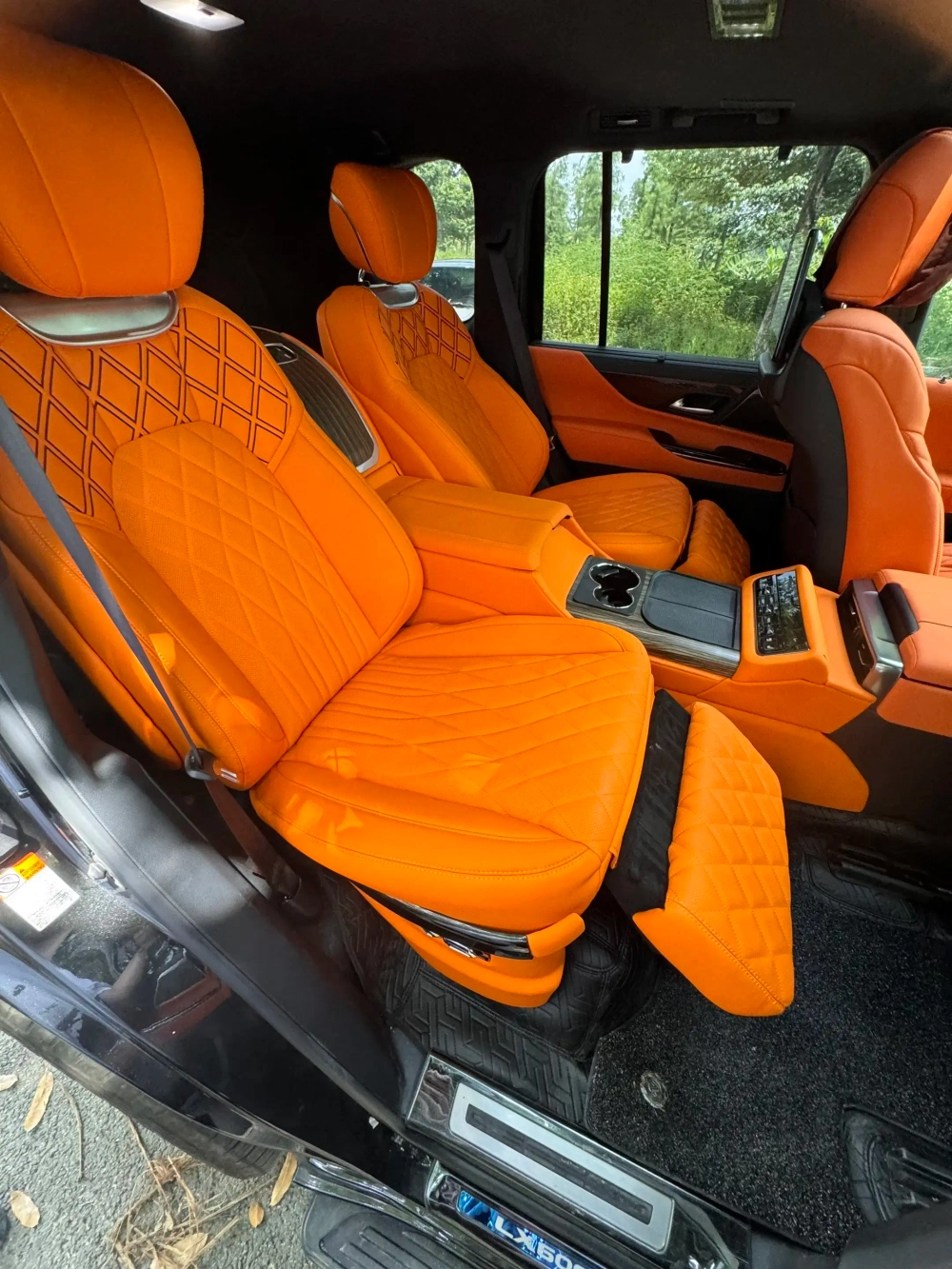 Сиденья капитанские кресла задние для Toyota Land Cruiser 300 LC300 / Lexus LX600 Тойота Лексус кожаные белые кресла сиденье