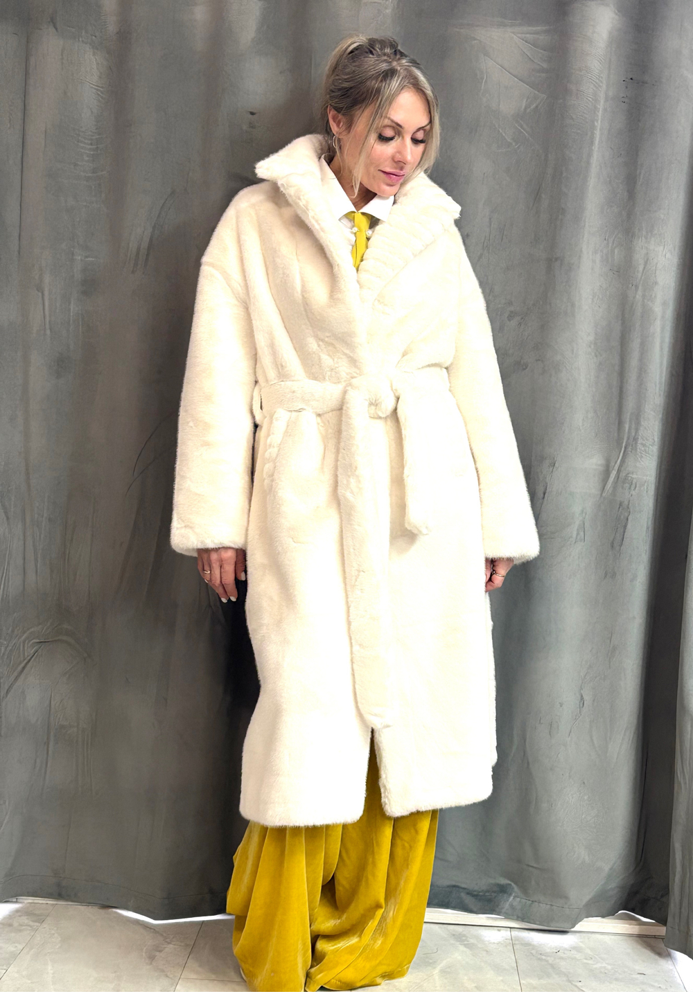 Шуба /белая /классика/ эко мех