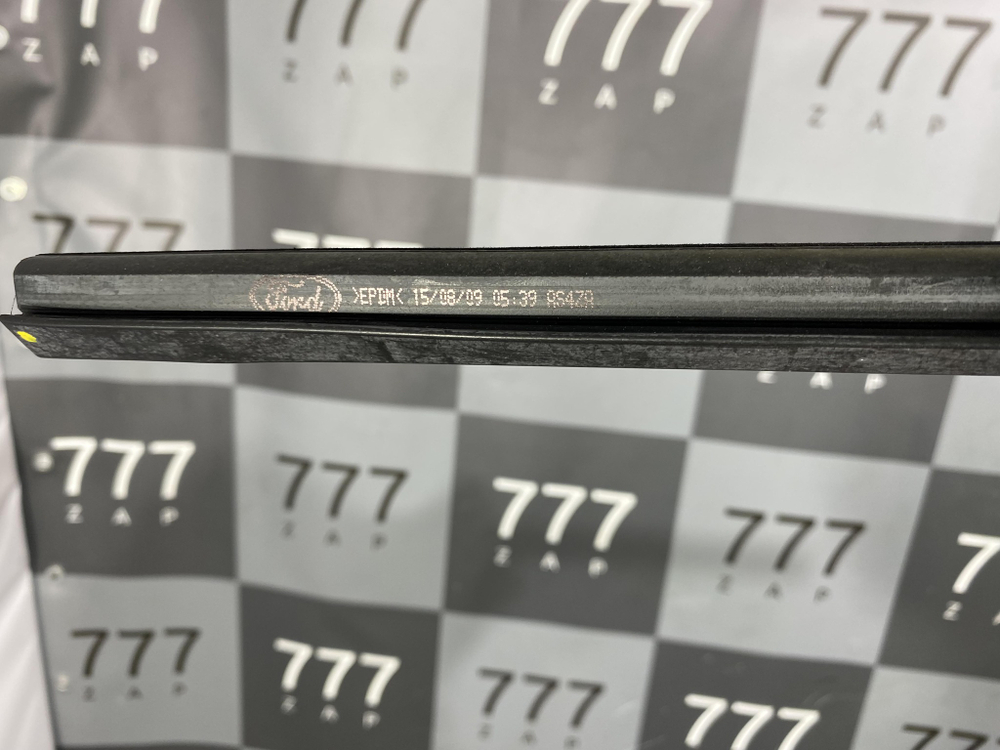 Уплотнитель стекла двери Transit Connect 02-13 Новый Оригинал 5042323