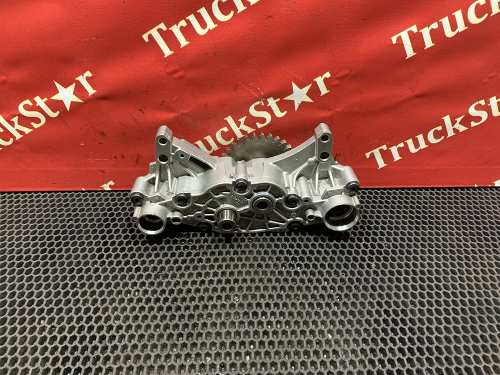 Насос масляный 2017г