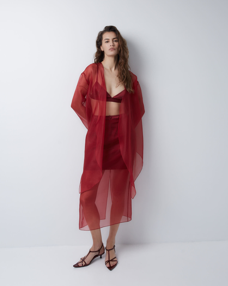 Блуза на пояске из шелковой органзы бордо