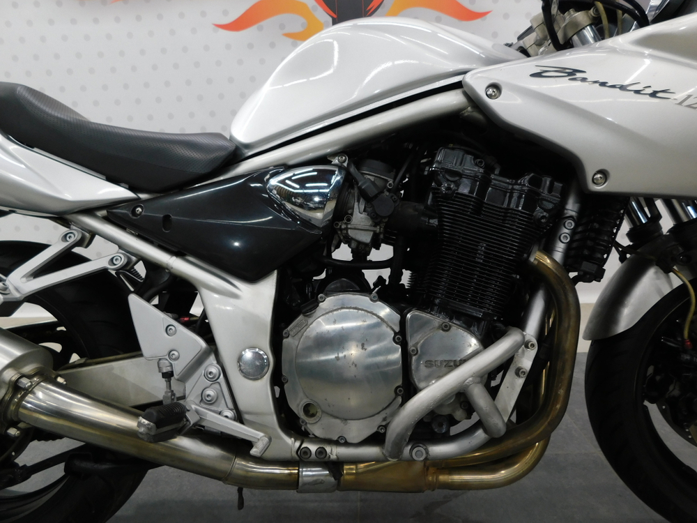 Suzuki GSF 1200S Bandit 038282