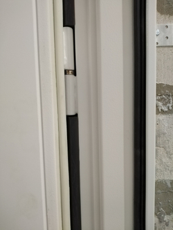 Входная дверь в квартиру Рекс Платинум / ФЛ-102 Белый Силк сноу (белый матовый, без текстуры)