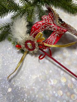 Маска бабочки 38см ChristmasDeLuxe premium collection красная/платиновая