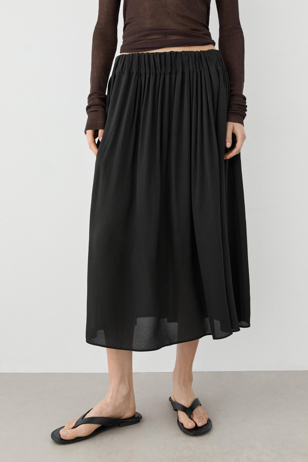 Massimo Dutti Плиссированная юбка миди, черный