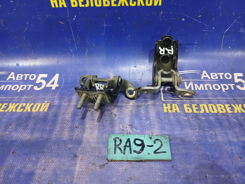 Петля двери задней правой Honda ODYSSEY 2002