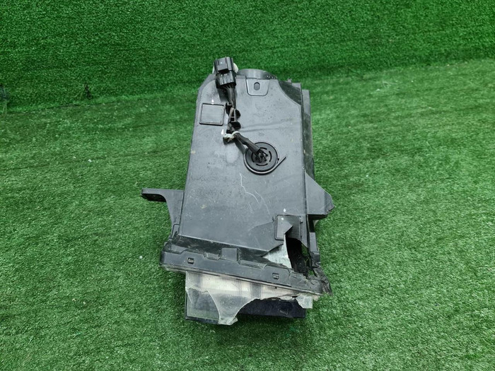 Битая Фара правая Москвич 3 (2022-н.в.) галоген