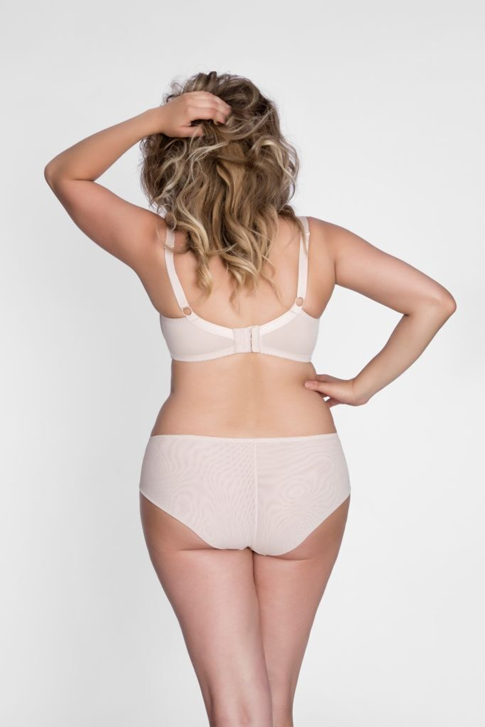 Однотонный бюстгальтер на косточках с мягкой чашкой plus size (Размер: 85I) (Цвет: телесный)