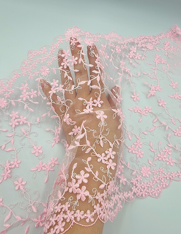 Вышивка на сетке барби К681