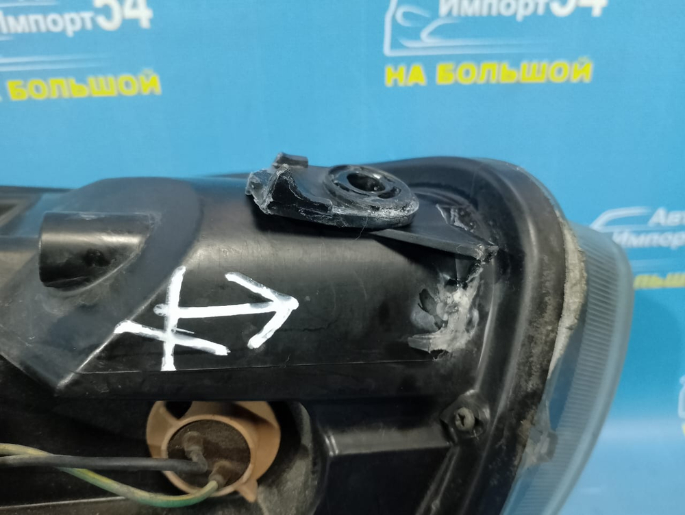 Фара передняя левая NISSAN SKYLINE 2001-2004