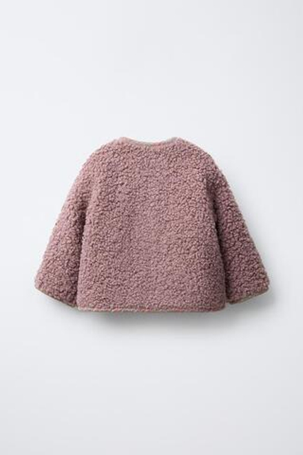 ZARA ПАЛЬТО ИЗ ИСКУССТВЕННОЙ ОВЧИНЫ С ЦВЕТОЧНЫМ ПРИНТОМ НА ПОДКЛАДКЕ, МАДЖЕНТА