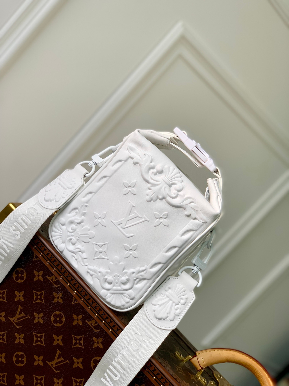 Louis Vuitton Cruiser Messenger