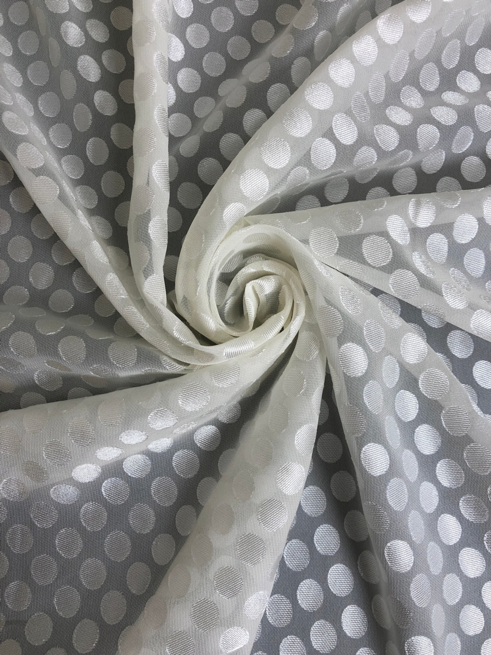 Шифон жаккард горох, молочный C3