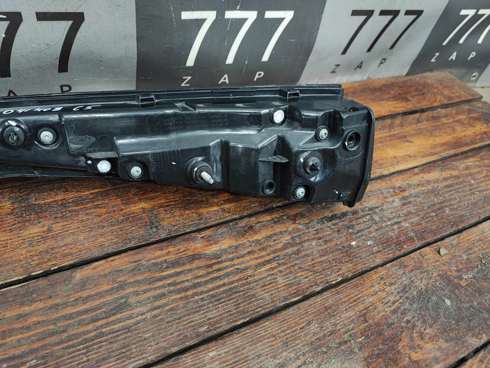 Фонарь центральный Omoda C5 22-нв Б/У Оригинал целый 605000724AA