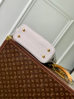 Louis Vuitton Flore