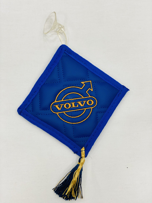Ромб Volvo (экокожа, синий с желтой вышивкой)