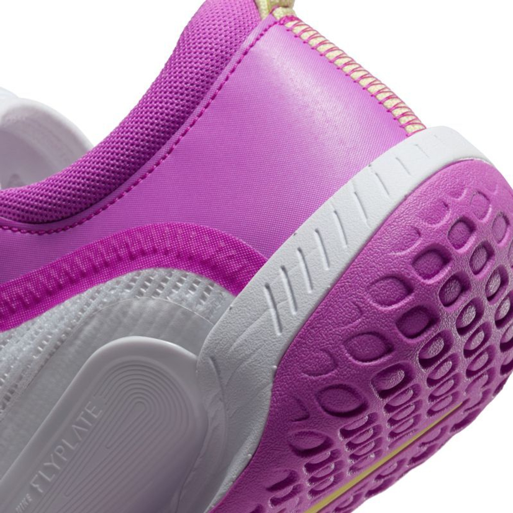 Женские Кроссовки теннисные Nike Zoom Court NXT HC - white/fuchsia dream/citron tint