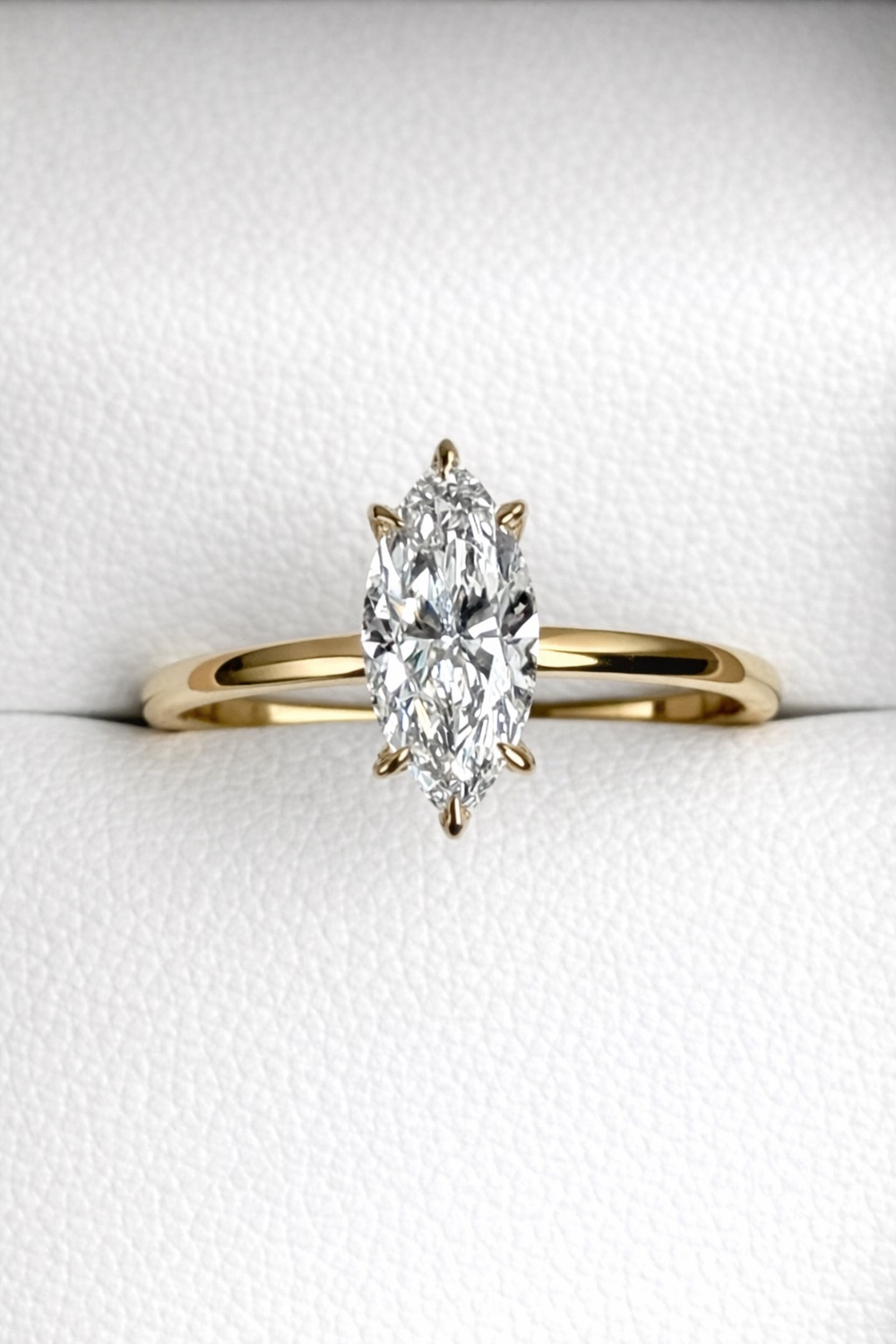 Кольцо с бриллиантом Маркиз 1.0 ct