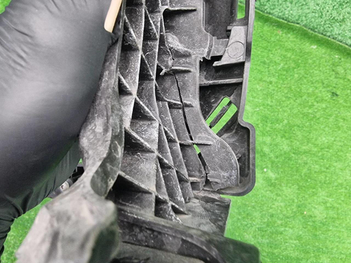 Воздуховод радиатора BMW M5 F90 (2020-2024)