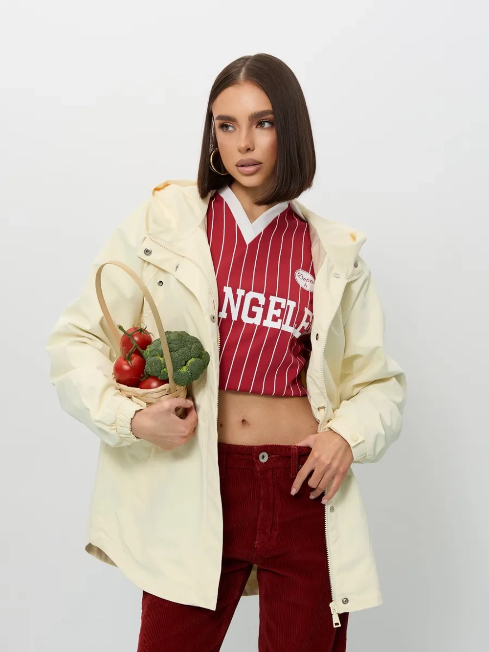 Ветровка с капюшоном удлиненная