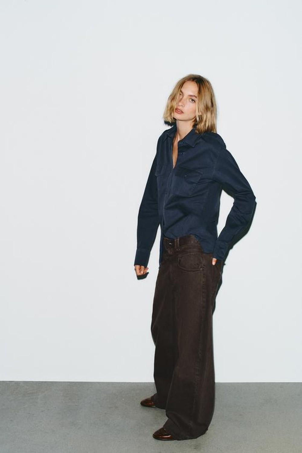 ZARA ДЖИНСЫ TRF BAGGY BARREL С НИЗКОЙ ПОСАДКОЙ, КОРИЧНЕВЫЙ