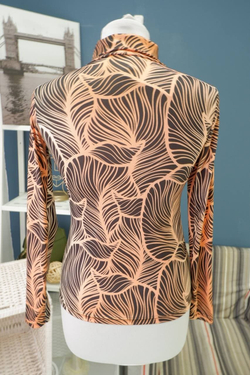 Водолазка Awesome Apparel by Ksenia Avakyan с принтом 42 размер