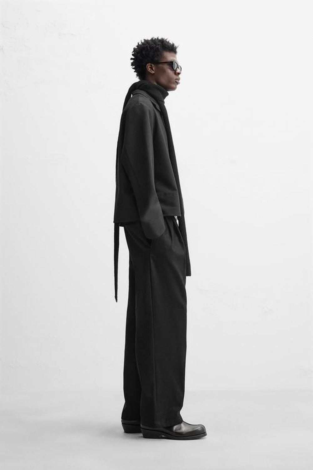 ZARA ТОЛСТОВКА КОМФОРТНОЙ ПОСАДКИ С ВОРОТНИКОМ НА МОЛНИИ, ЧЕРНЫЙ