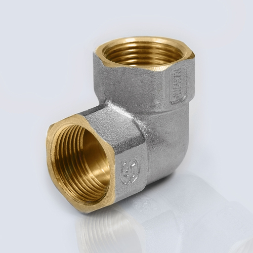 Угольник латунный никелированный 90° внутренняя/внутренняя резьба