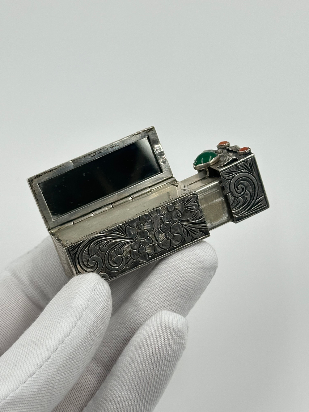 Серебряный футляр для помады