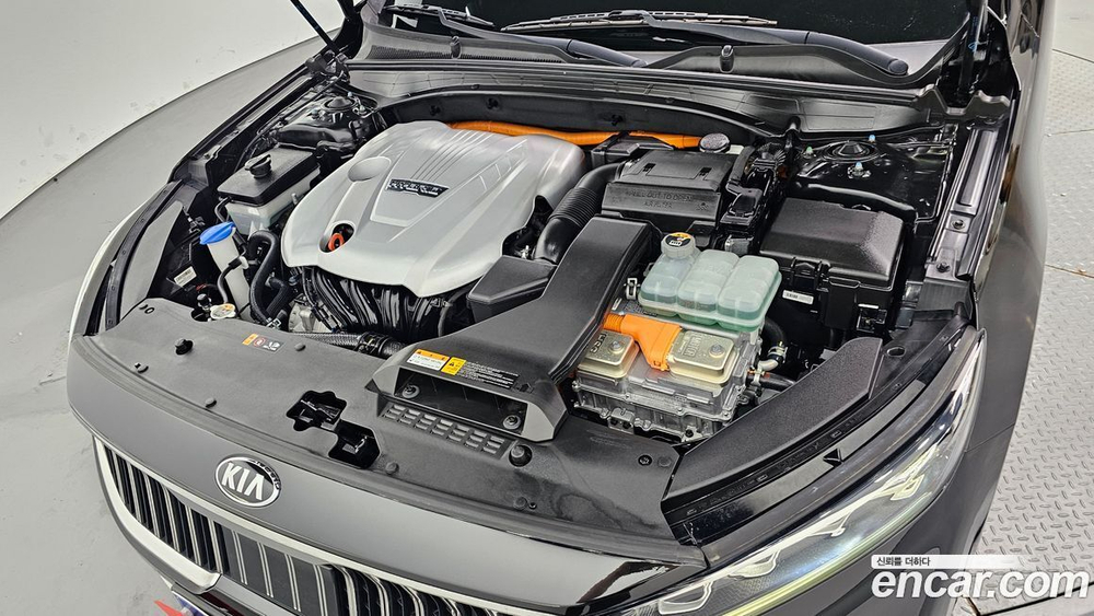 Kia K7 (Cadenza) Premier Hybrid Signatures (04.2020)