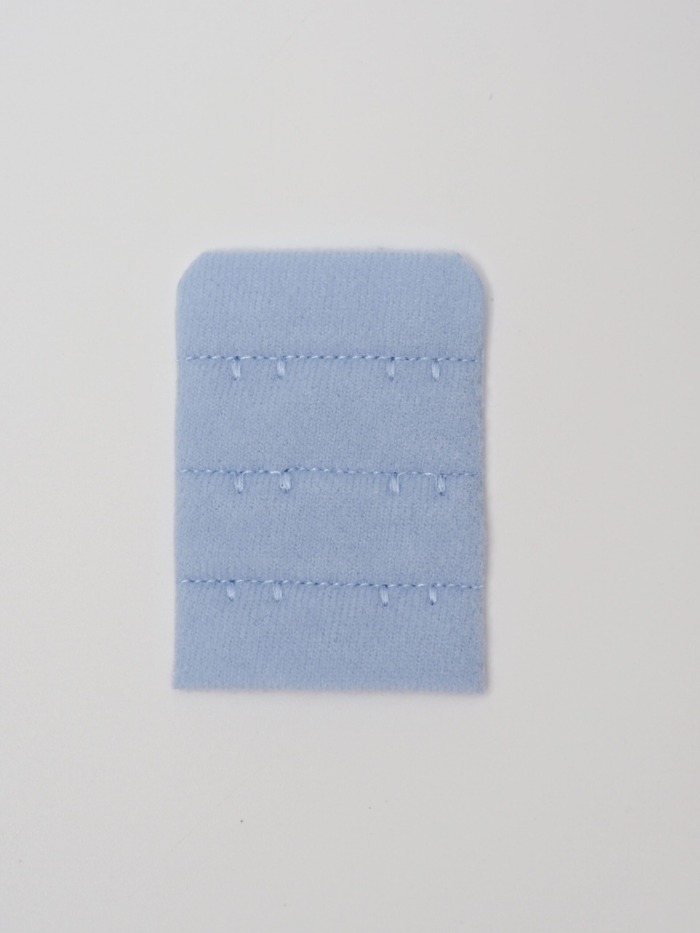 Застежка для бюстгальтера цвет нежно-голубой с крючками 2х3