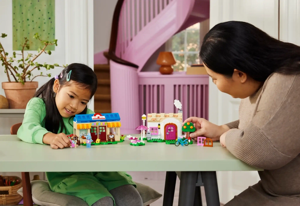 Конструктор LEGO Animal Crossing 77050 Уголок Нука и дом Рози