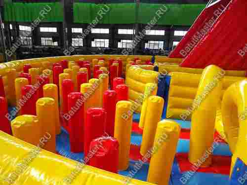 Надувная спортивная полоса препятствий "Бастион" 25*10*5 м