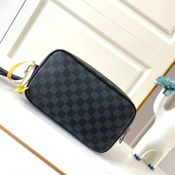 Борсетка Louis Vuitton