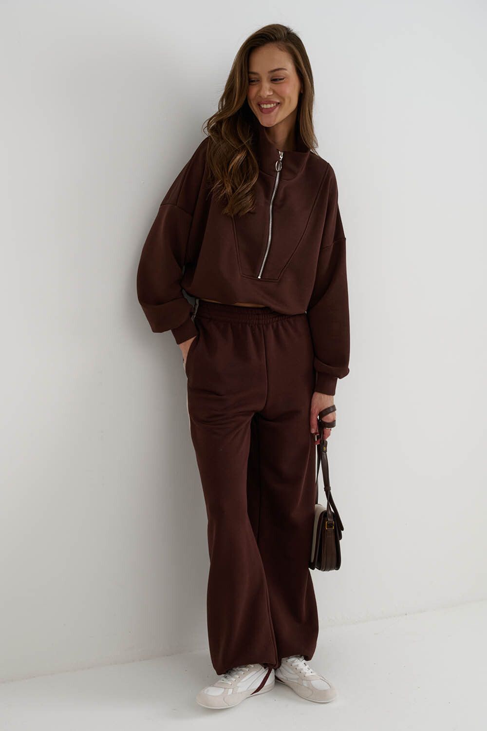 Олимпийка на молнии шоколадного цвета