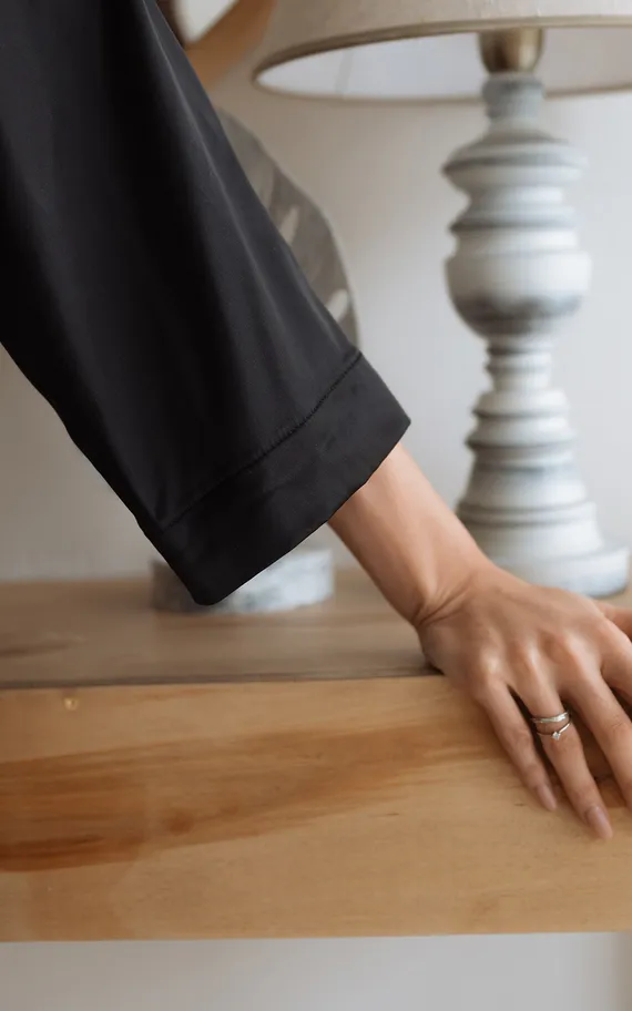 7241 халат короткий с боа черный