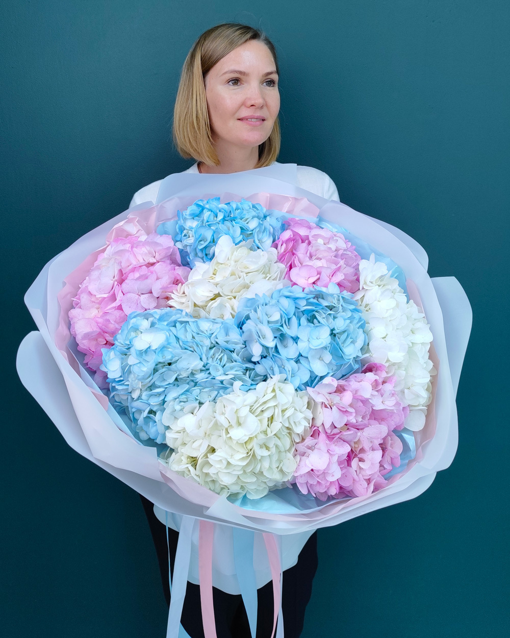 Большой ВАУ-букет из воздушной гортензии микс,9 веток(00264)