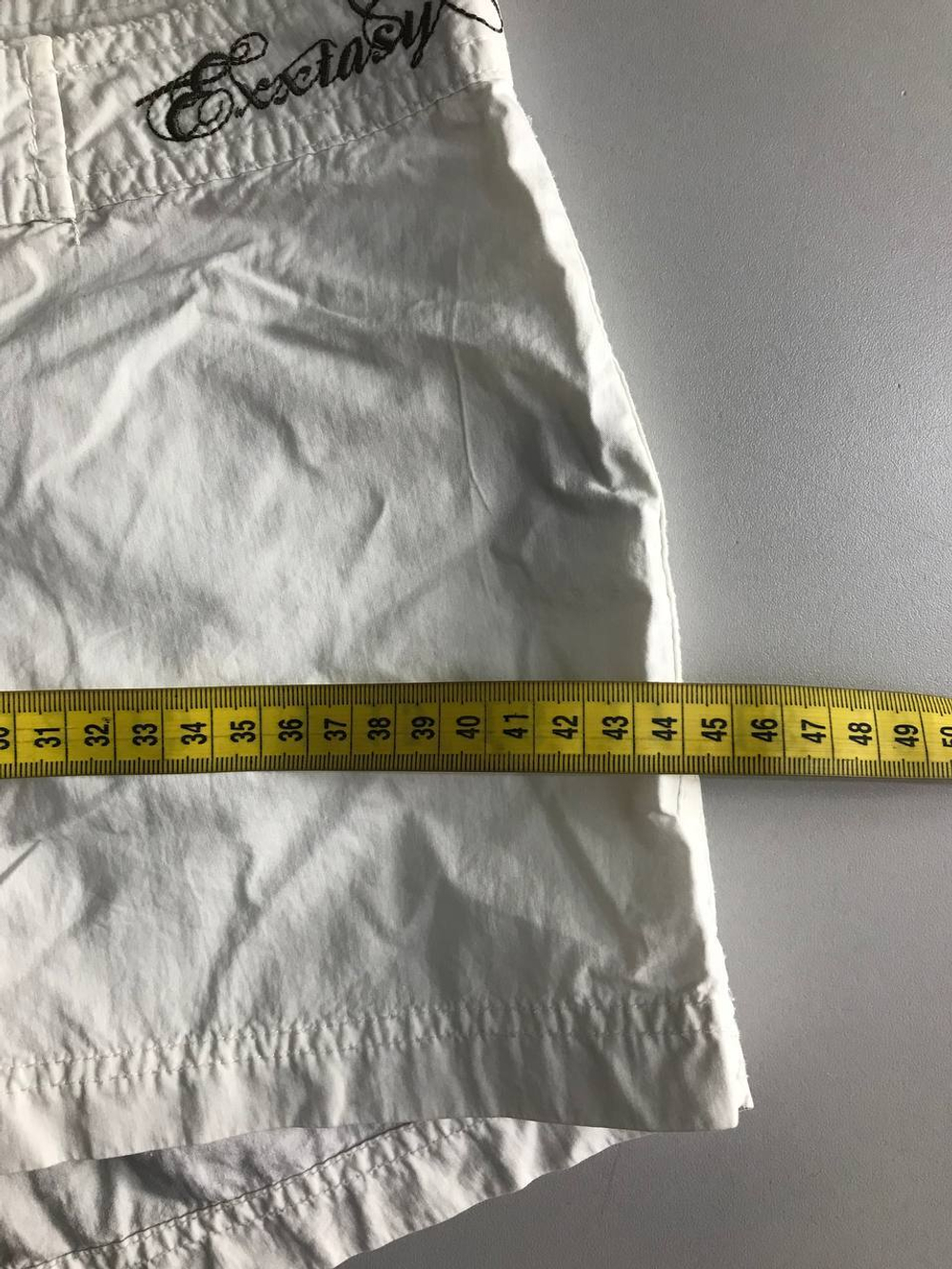 Шорты светлые, маркировка 36, визуально 42 размер