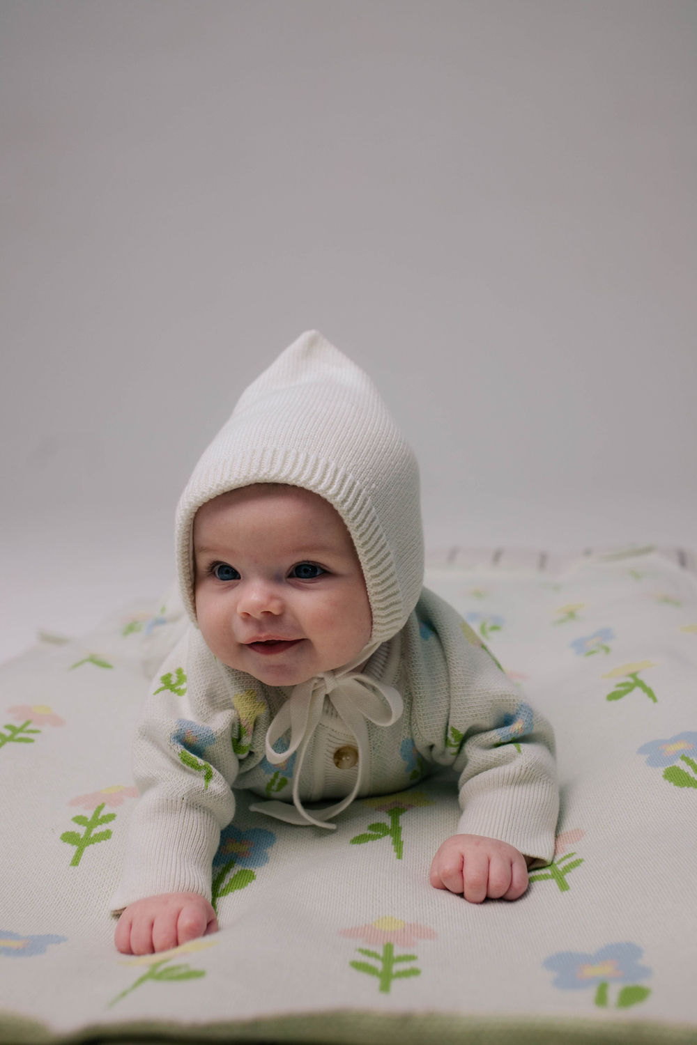 Чепчик вязаный (экрю)