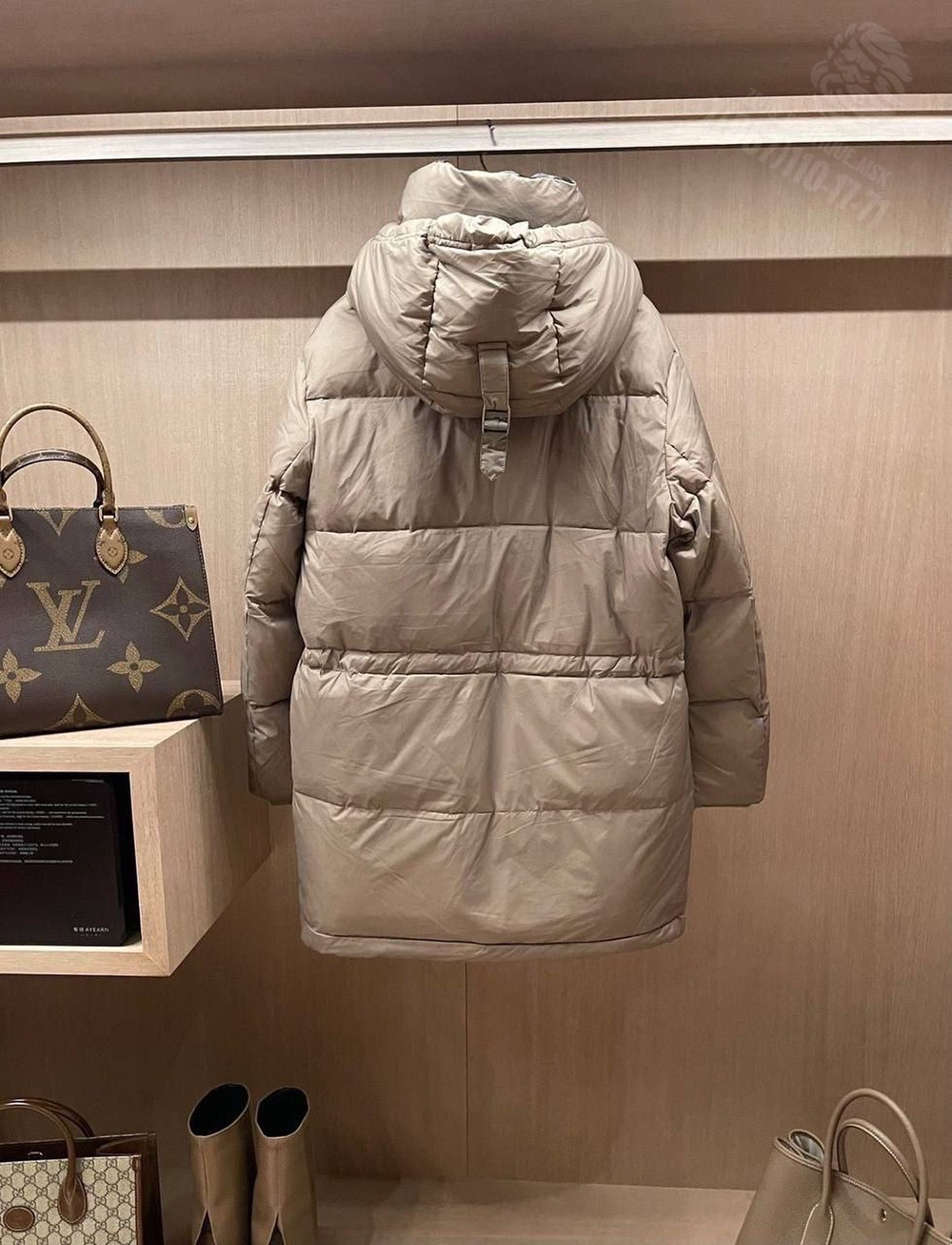 Пуховик Burberry