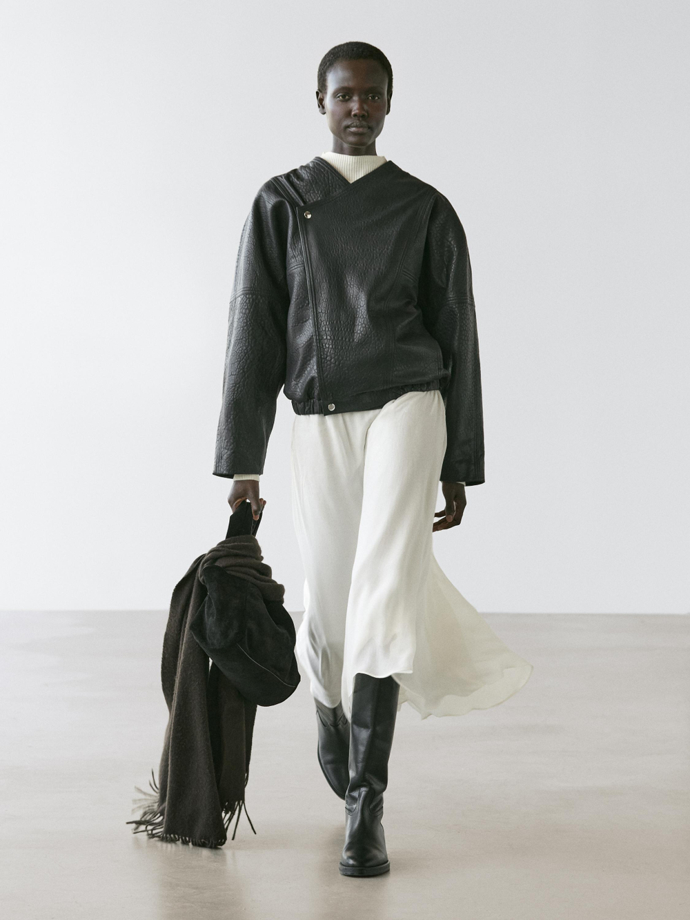 Massimo Dutti Кожаный бомбер, черный