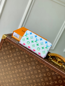 Louis Vuitton Zippy Wallet