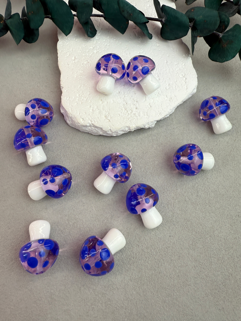 Стеклянные бусины лэмпворк 25*20 мм "Грибочек", синий