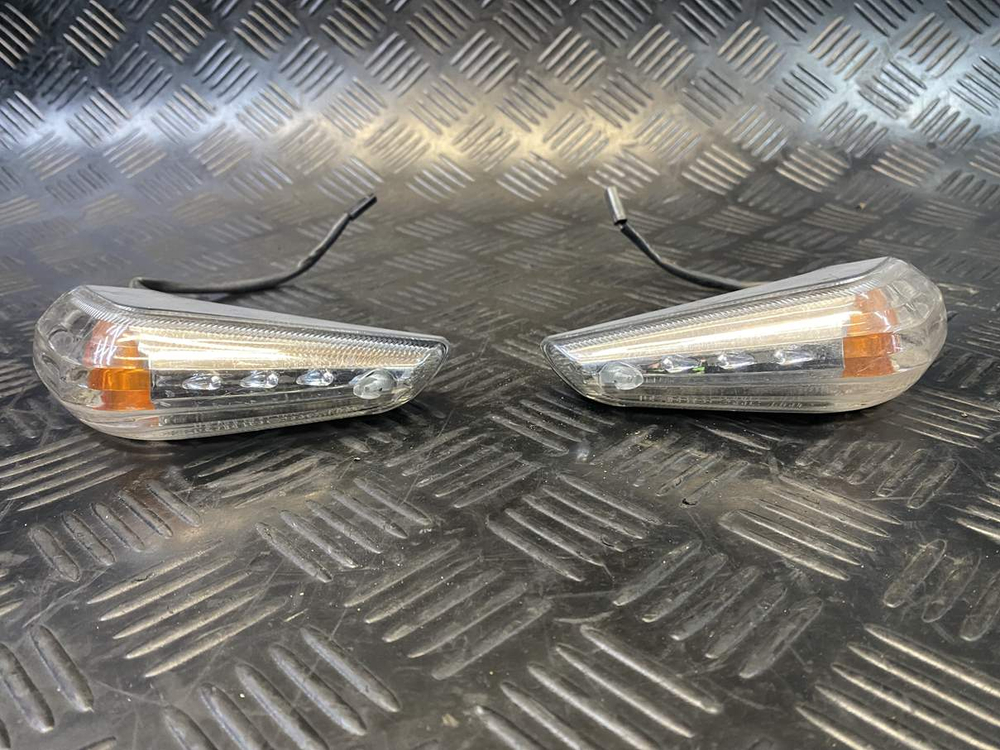 Поворотники задние Suzuki GSR400 (GK7DA)