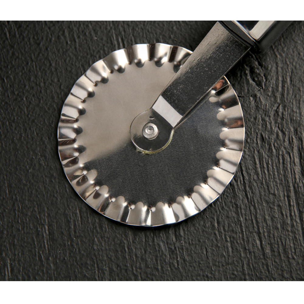 Нож для пиццы и теста ребристый "Скина" L 20 см, резак - 5,5см