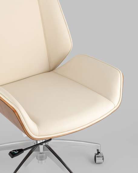 Кресло офисное Crown бежевое