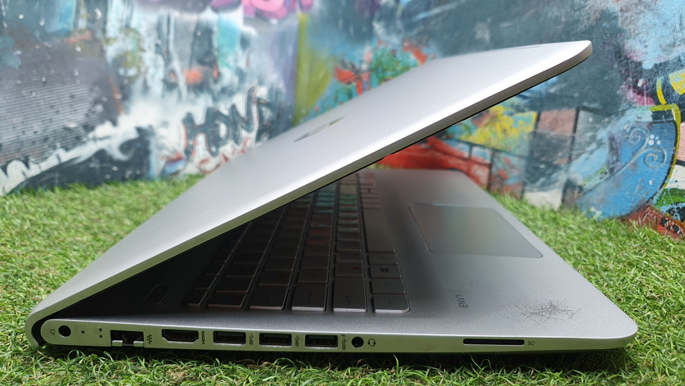 Ноутбук HP i5-6/8Gb/GTX 950M 4Gb/FHD/Envy 15-ae121TX P6M36PA/Windows 10