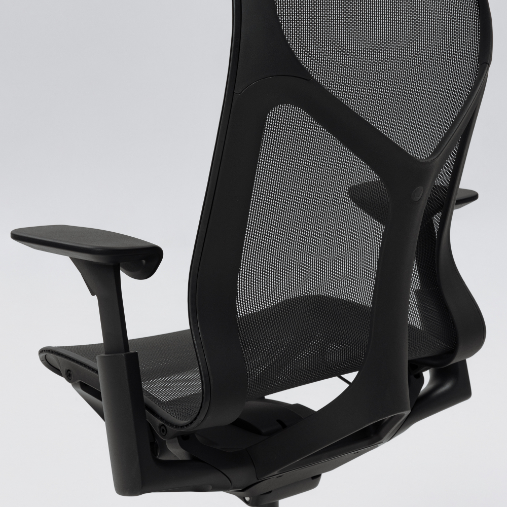 Кресло Herman Miller Cosm, высокая спинка, цвет Graphite, регулируемые подлокотники