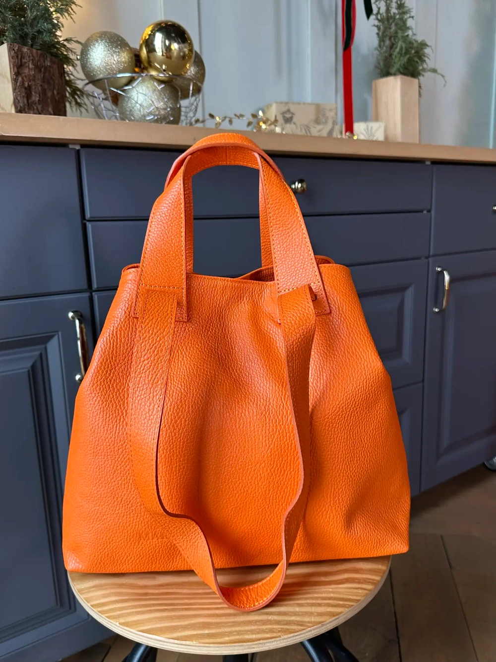 Женская сумка-шоппер из натуральной кожи оранжевого цвета