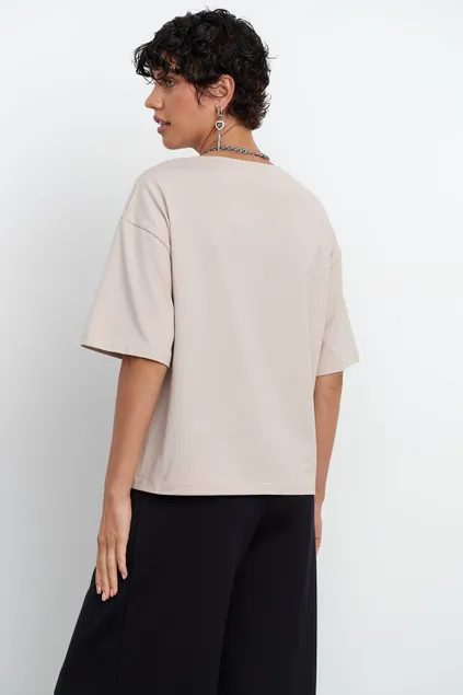 Футболка свободная серо-бежевого цвета